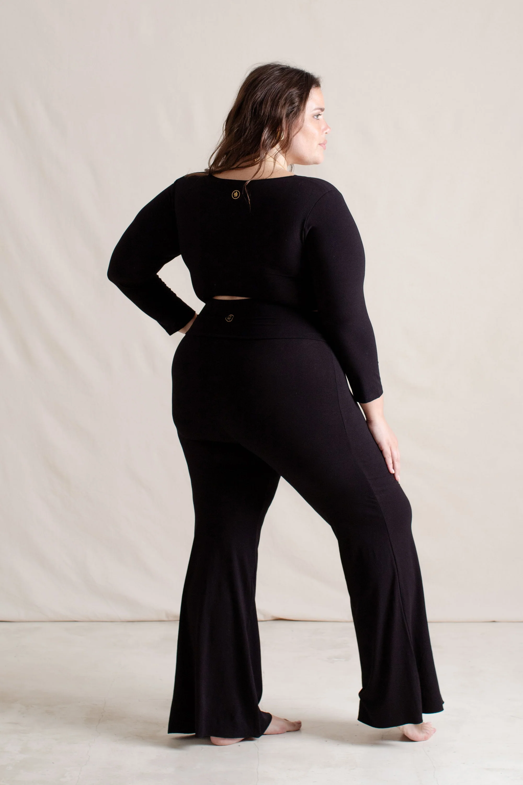 Agni Twist Crop Black - Image 6