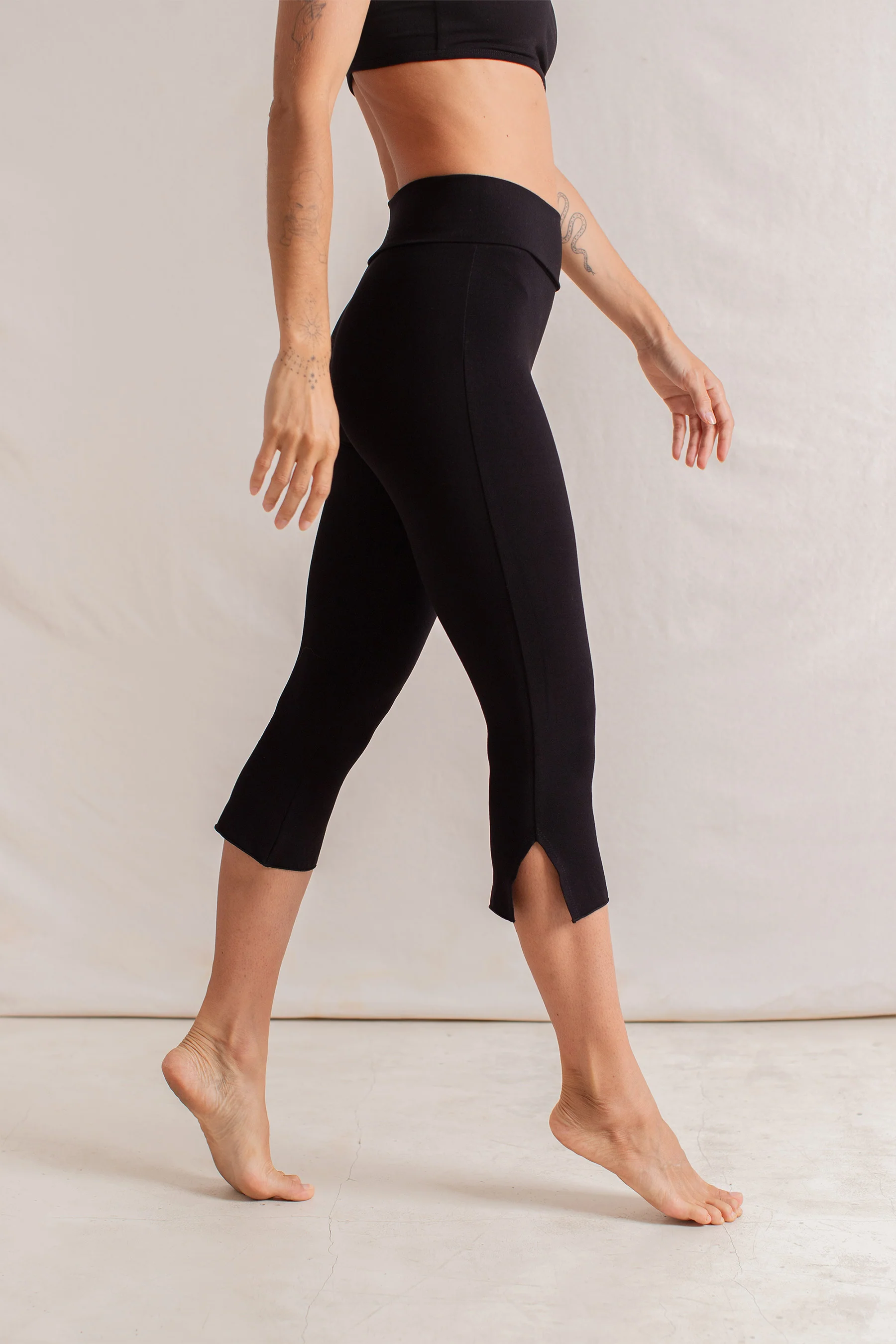 Bella Bamboo Capri Black - Image 4
