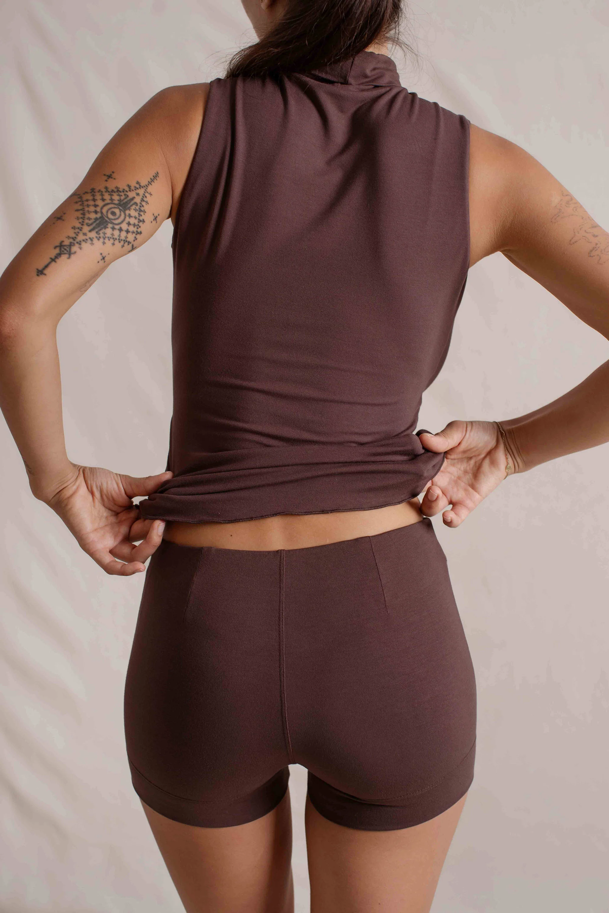 Bella Shorts Carob - Image 4