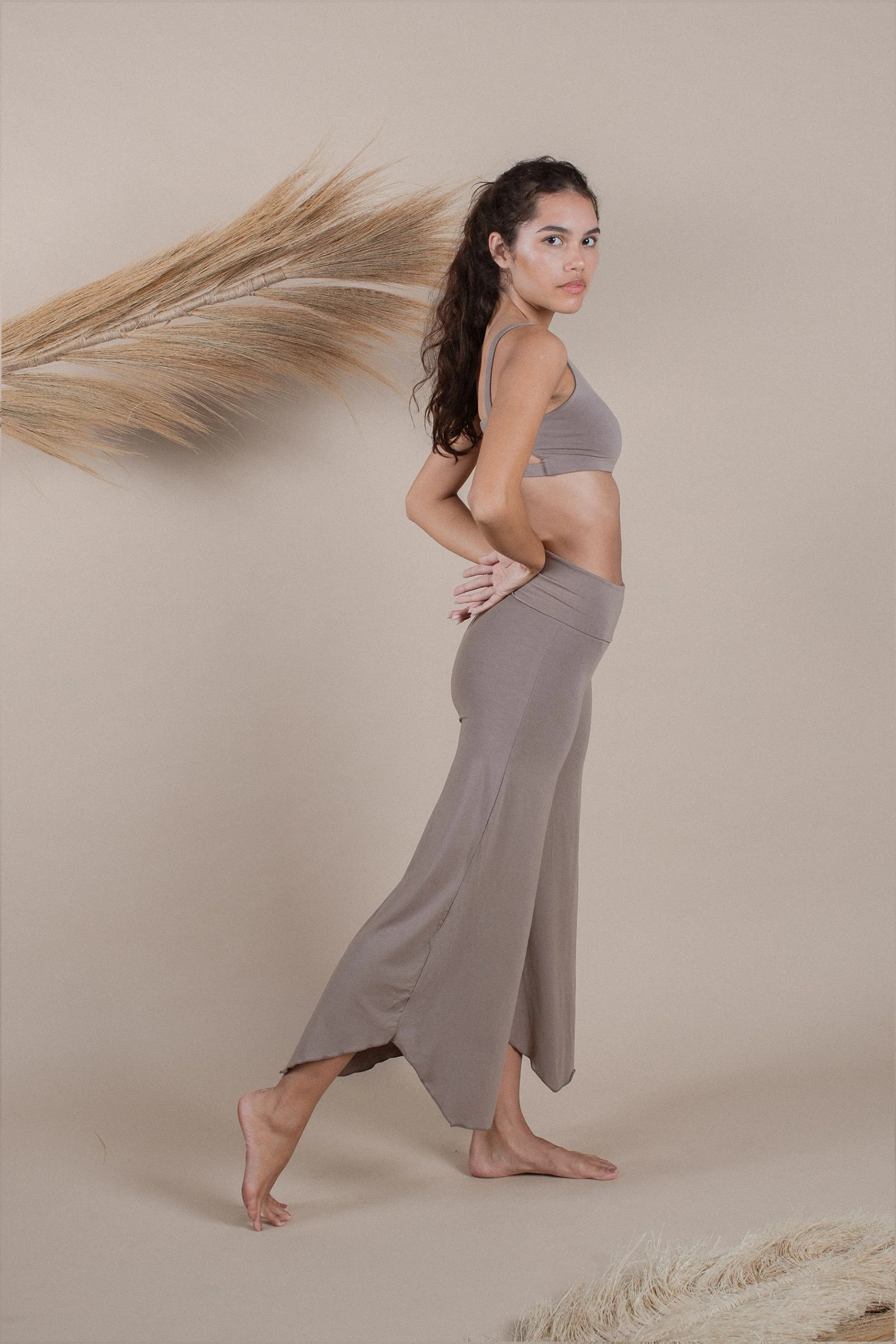 Layla Flares Sable - Image 4
