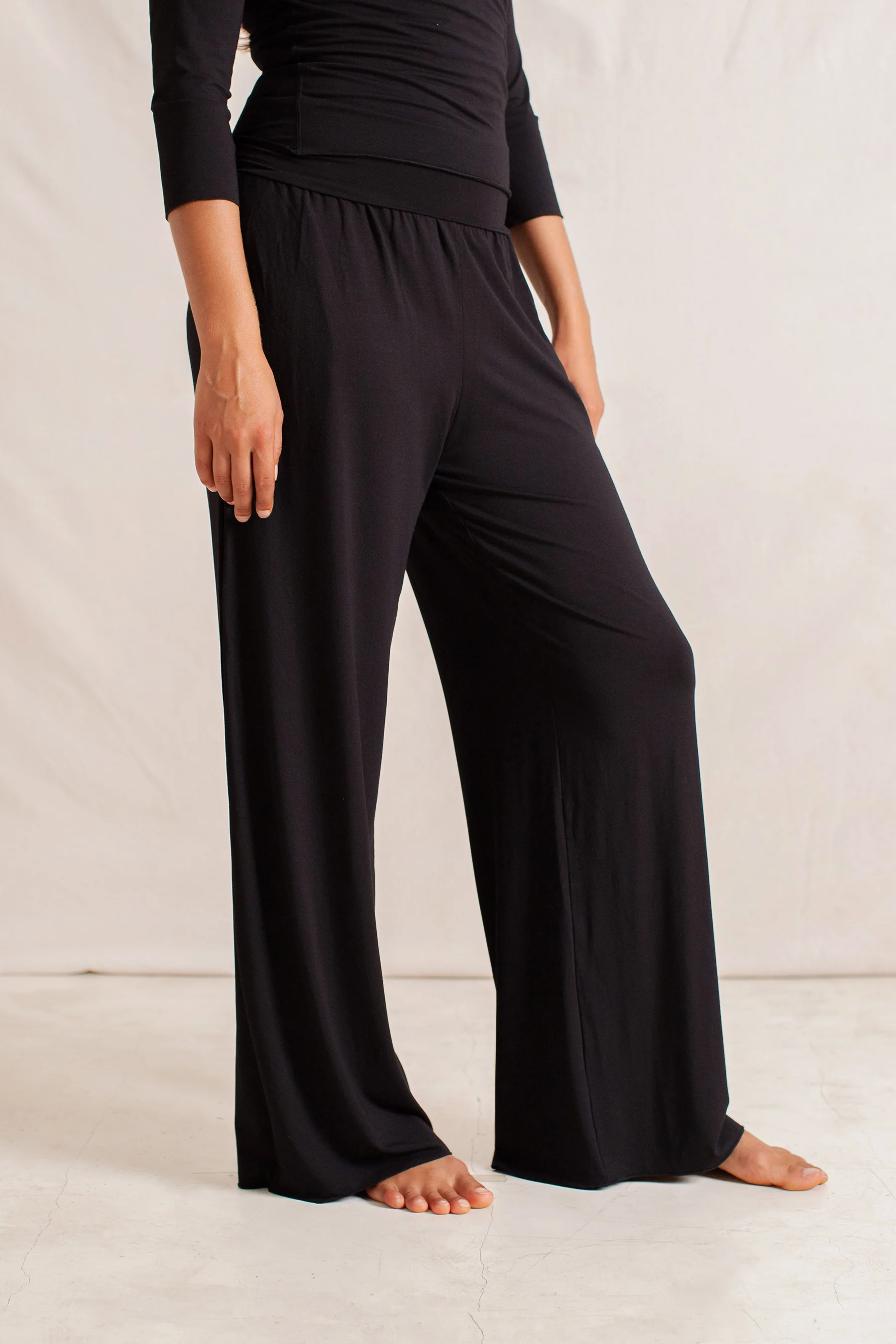 Honey Pants Black - Image 10
