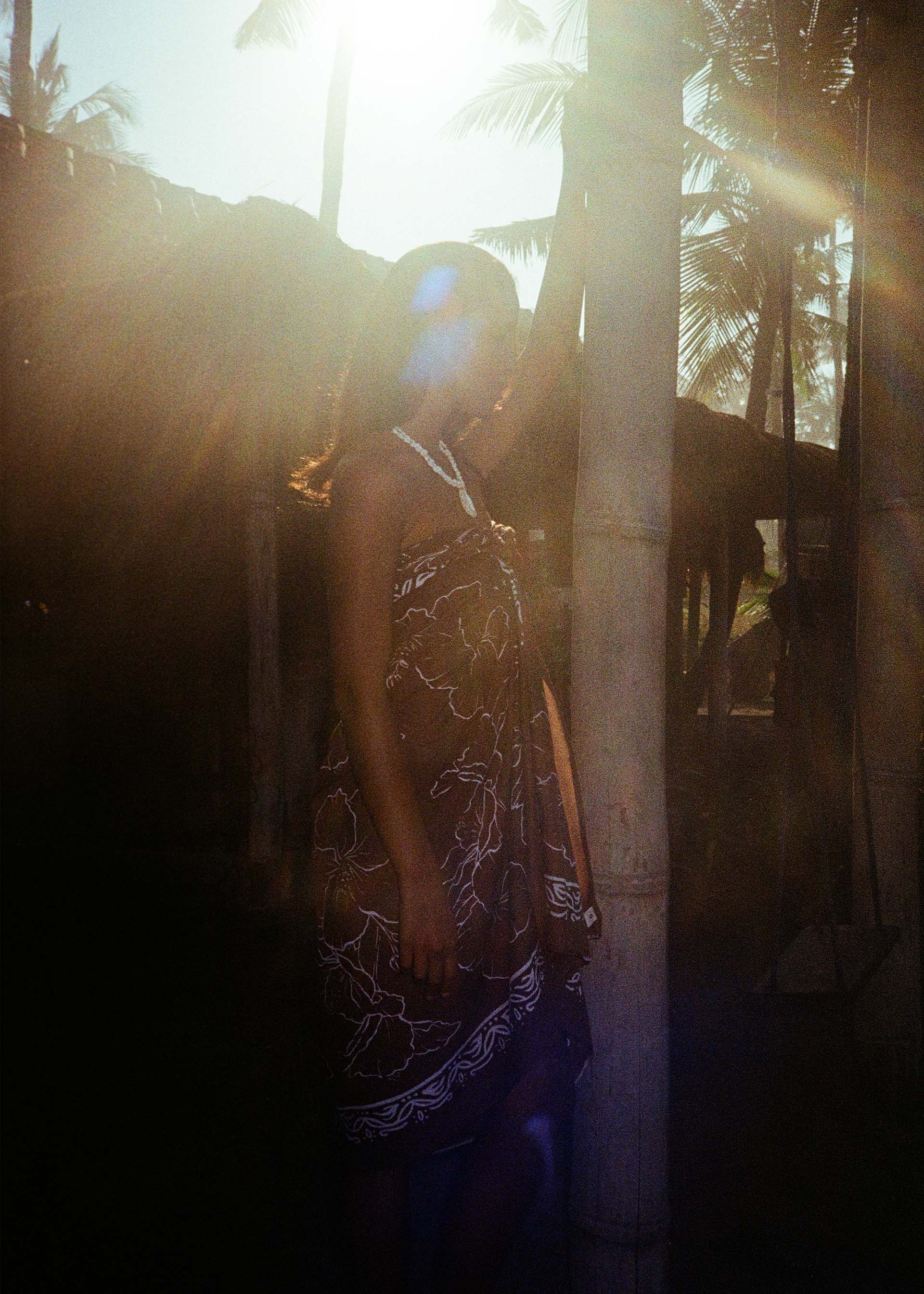 Isla Sarong Coconut - Image 11