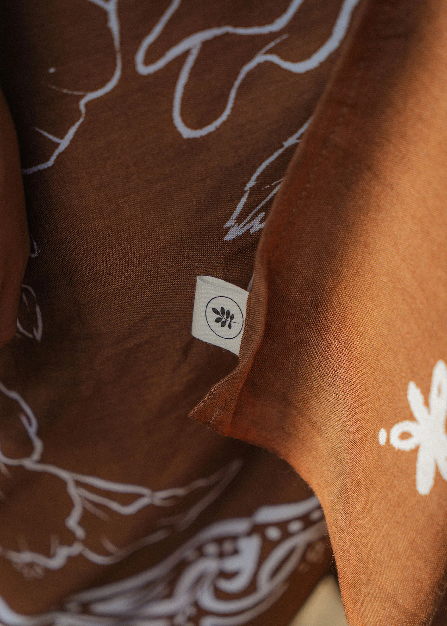 Isla Sarong Coconut - Image 9