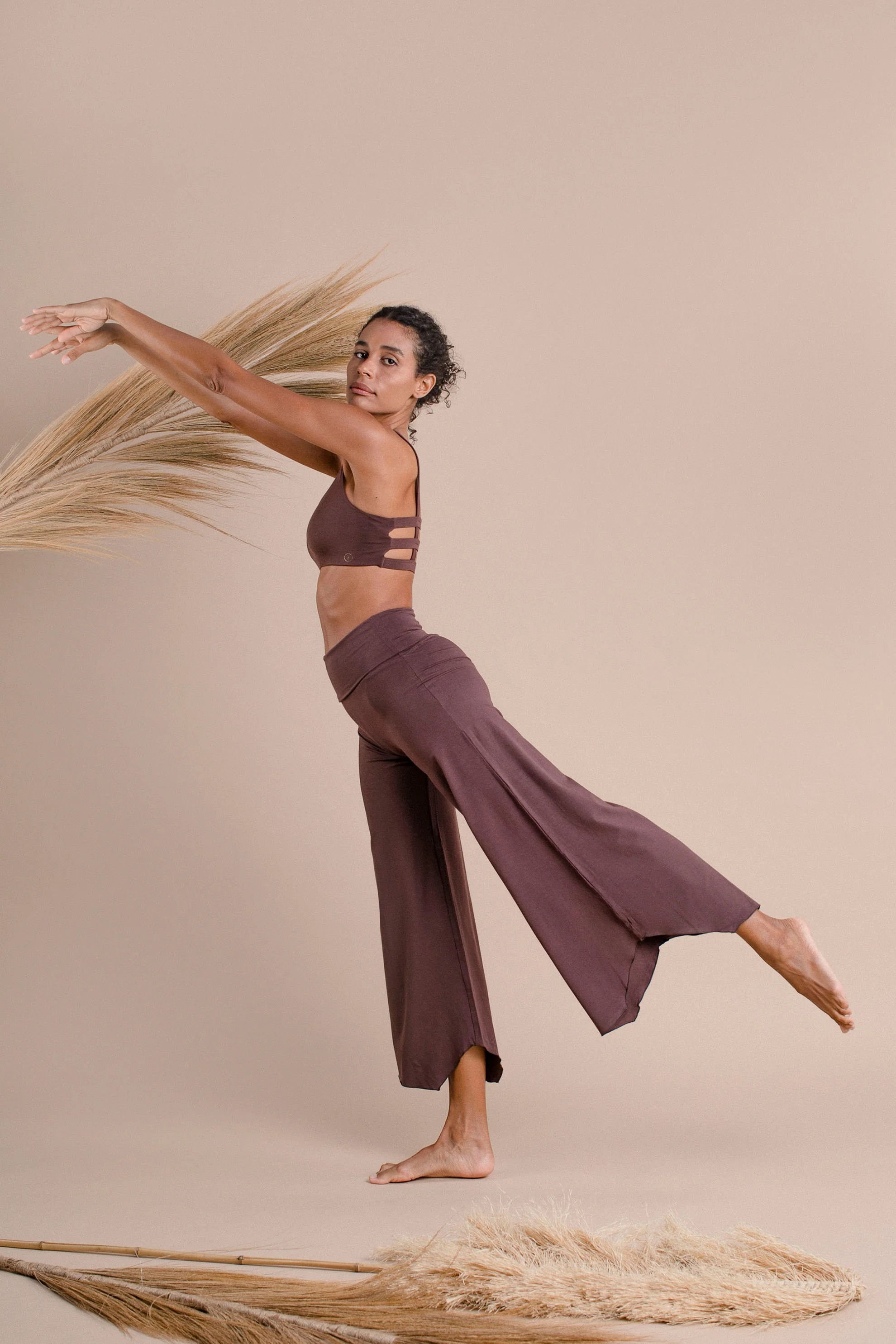 Layla Flares Carob - Image 4