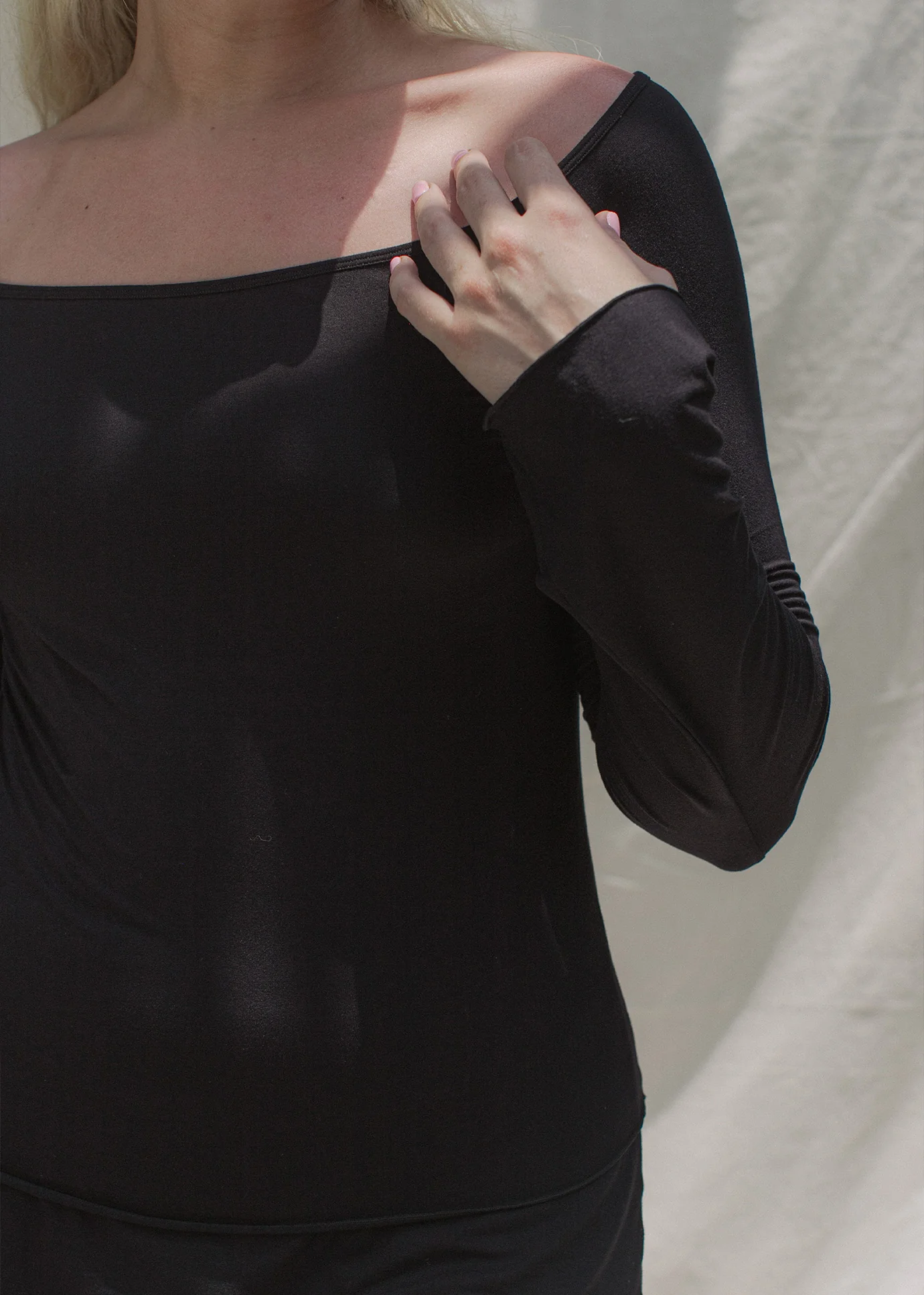 Layla Longsleeve Black - Image 11