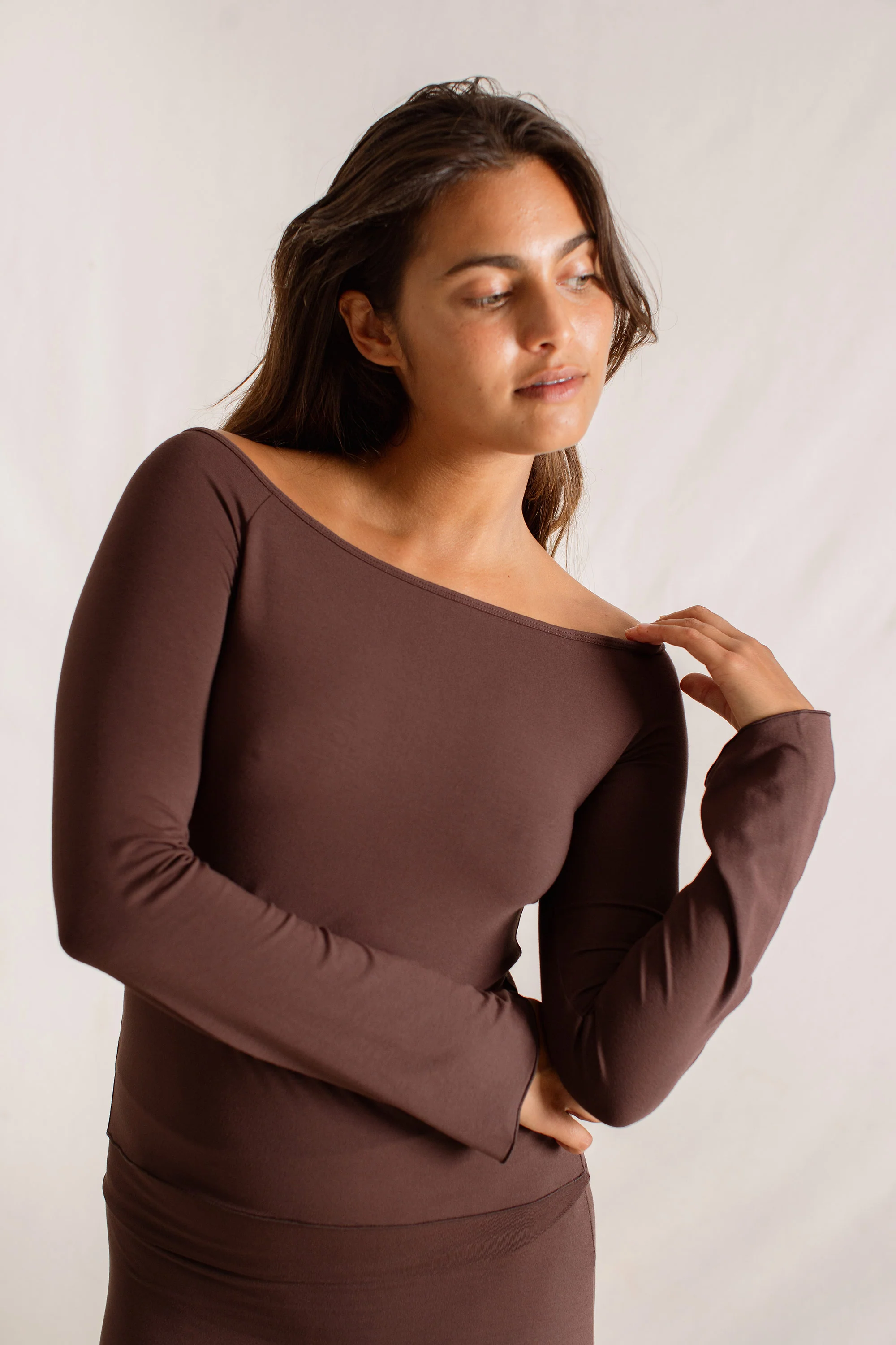 Layla Longsleeve Carob - Image 3