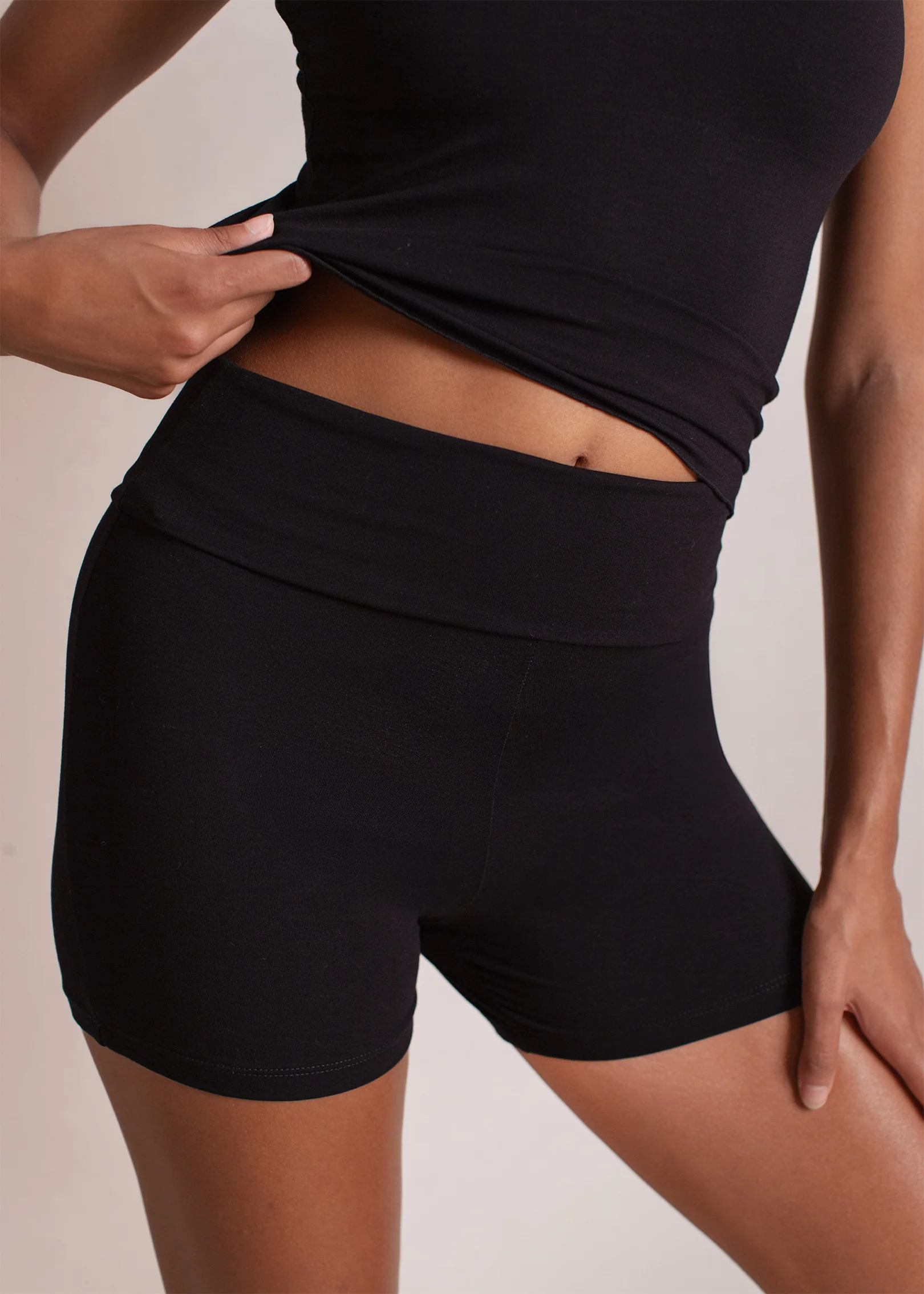 Moon Shorts Black - Image 4