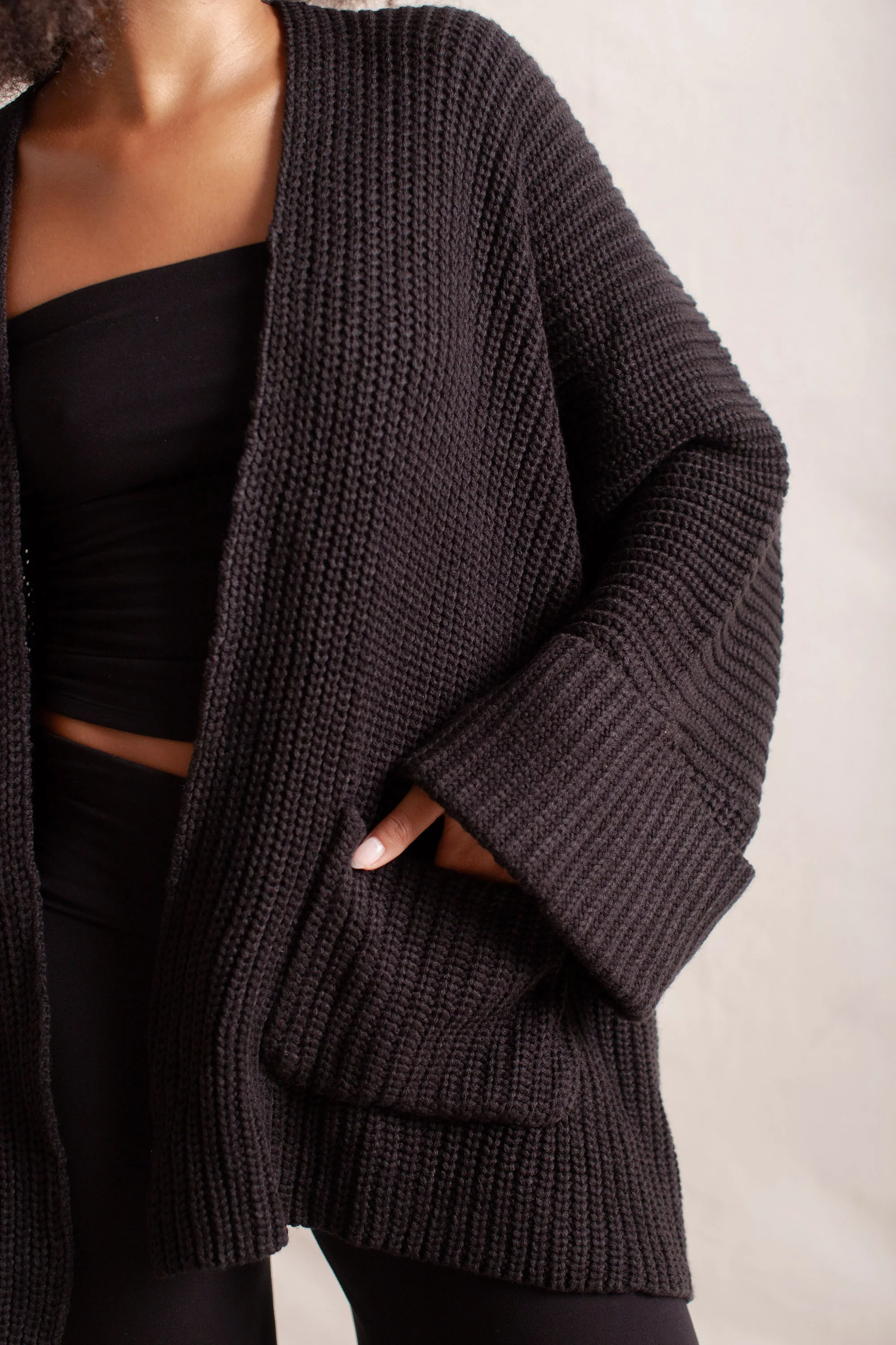 Tuula Poncho Black - Image 4