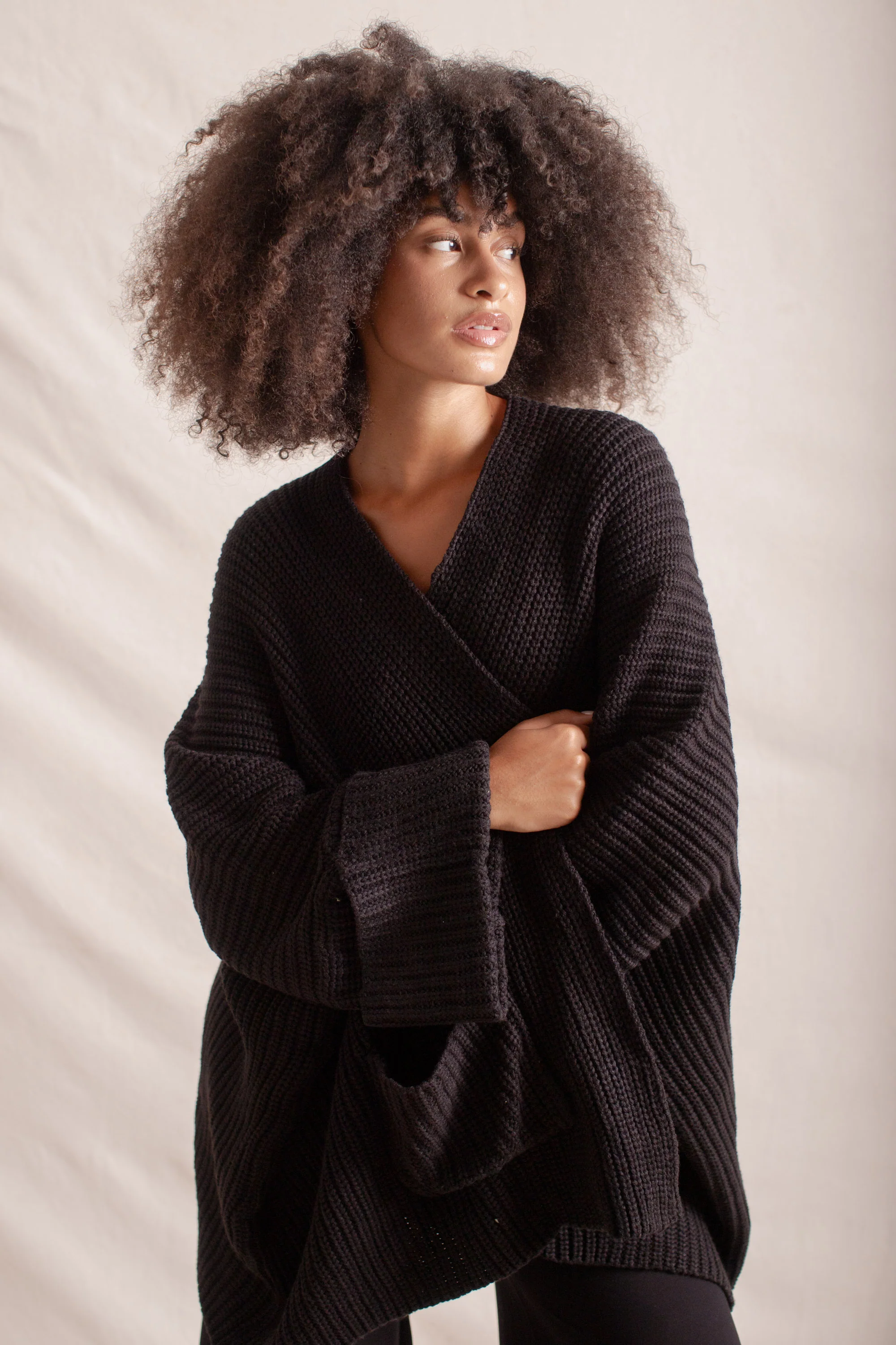 Tuula Poncho Black - Image 5