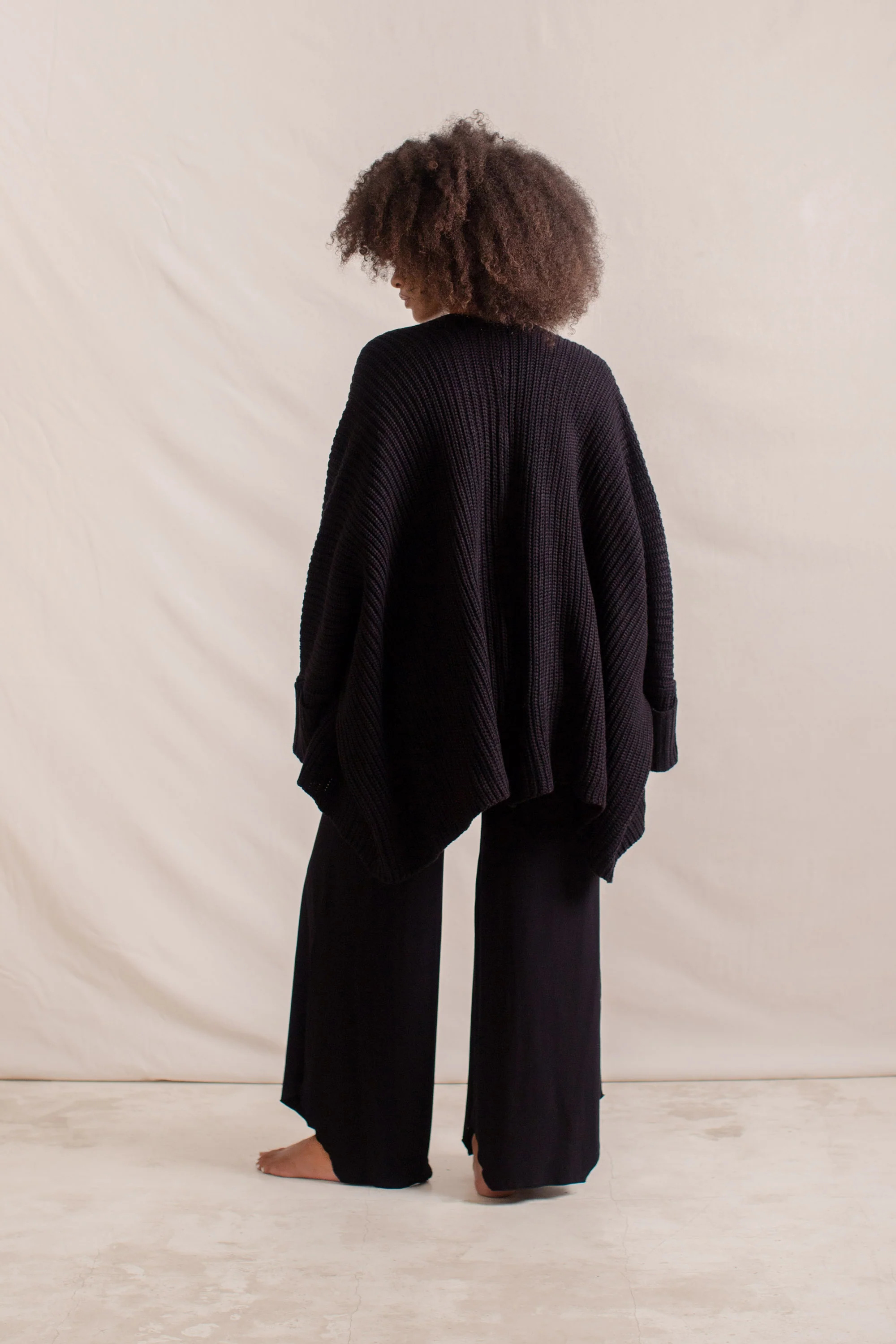 Tuula Poncho Black - Image 7